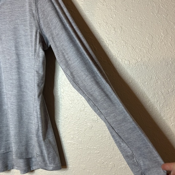 Reebok Gray 1/2 Zip Top Womens Size L All Around Vector Lightweight Soft Layer - Picture 4 of 15